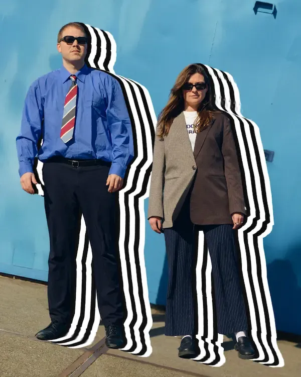 Mathijs en Anouk, de oprichters van Donnie, samen op straat